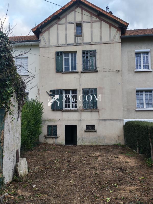 Maison - 94 m² - 8 pièces