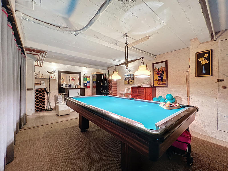 Maison - 196 m² - 8 pièces