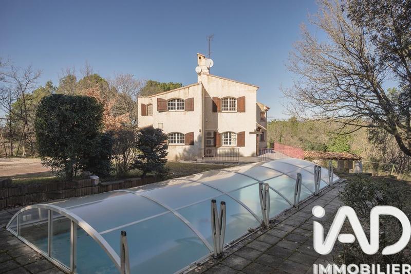 Maison - 226 m² - 8 pièces