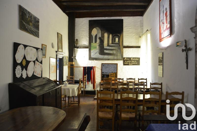 Maison - 410 m² - 10 pièces