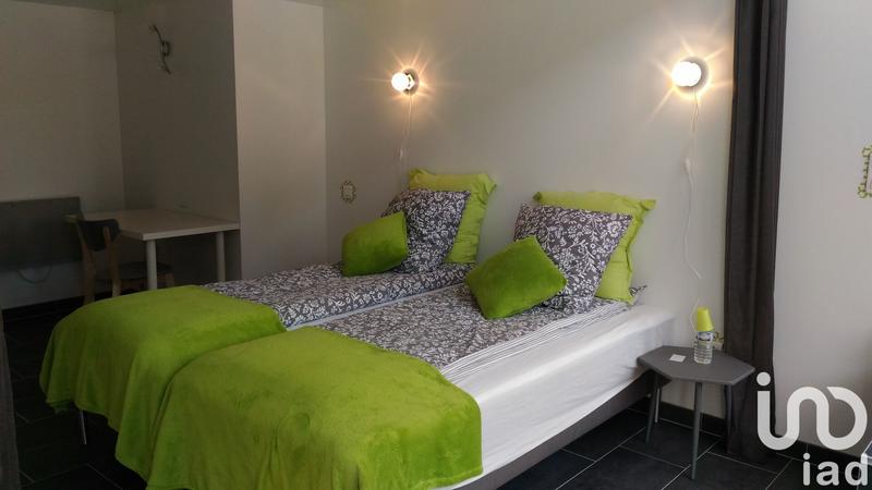 Maison - 305 m² - 10 pièces