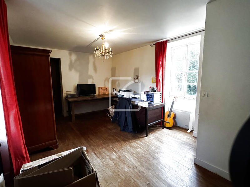 Maison - 198 m² - 8 pièces