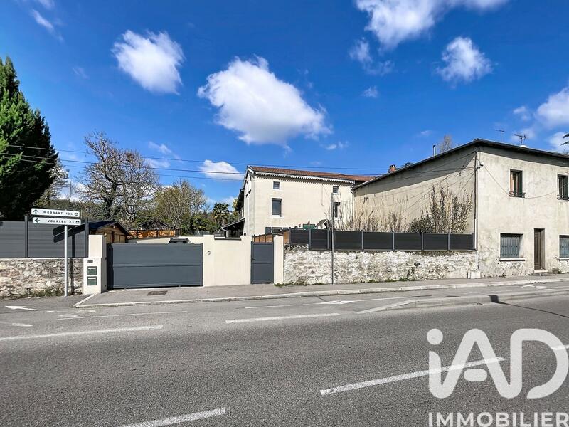 Maison - 165 m² - 8 pièces