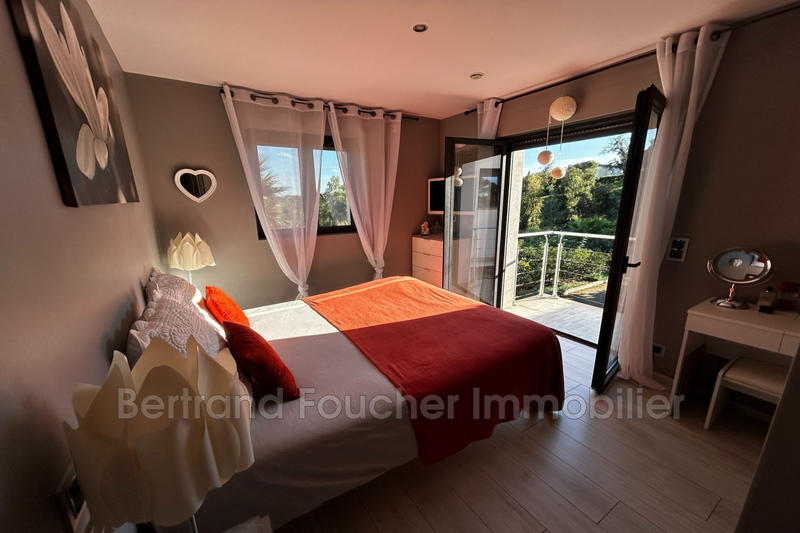 Propriété - 220 m² - 7 pièces