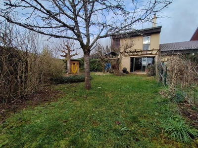 Maison - 90 m² - 4 pièces