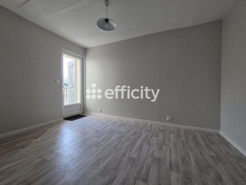 Maison - 121 m² - 6 pièces