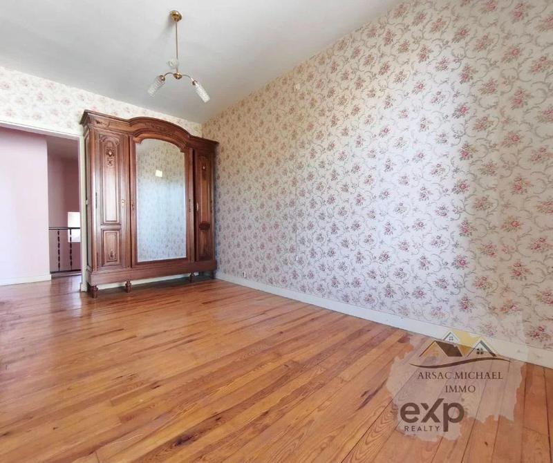 Maison traditionnelle - 125 m² - 6 pièces