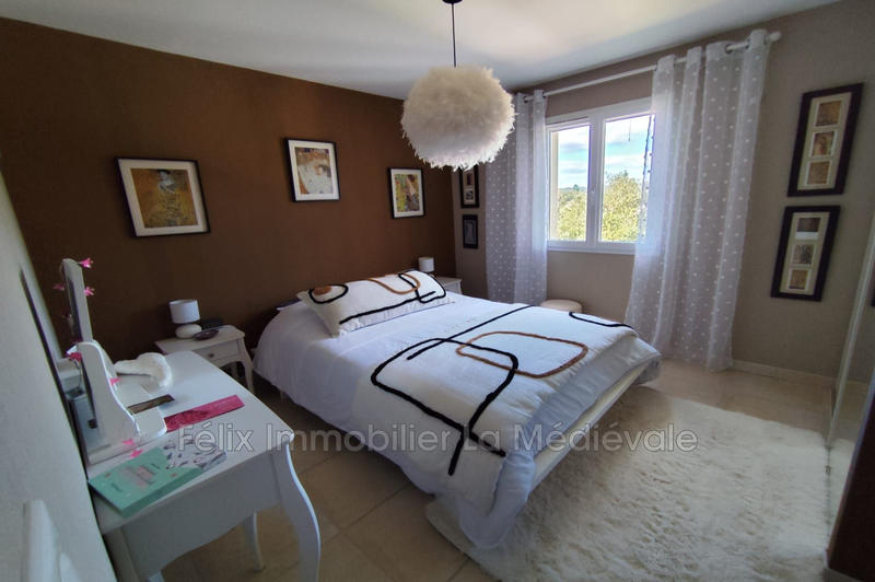 Maison - 190 m² - 9 pièces