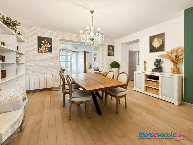 Maison - 140 m² - 6 pièces