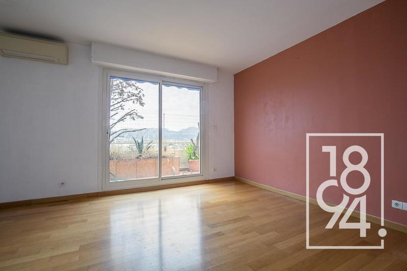 Appartement - 100 m² - 4 pièces