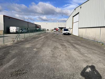 Local d'activités - 950 m²