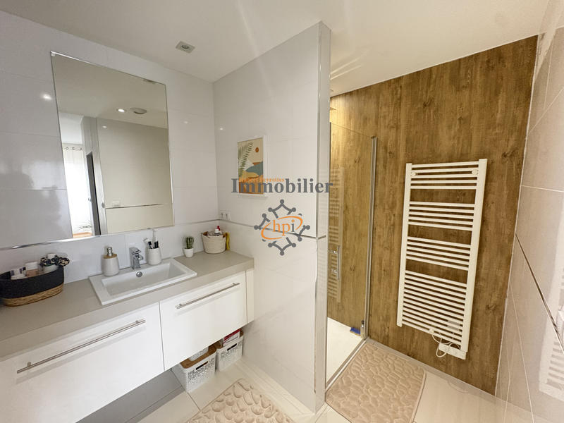 Appartement - 102 m² - 5 pièces