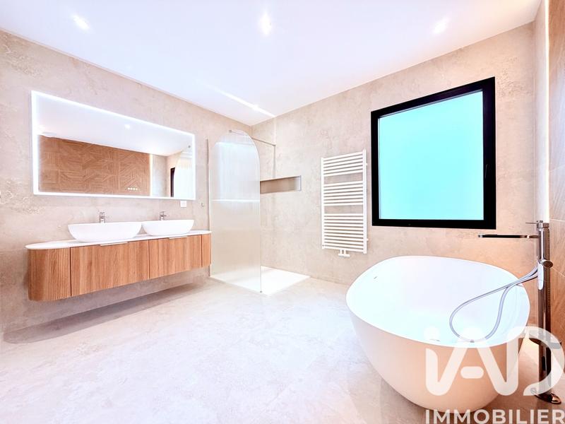 Maison - 165 m² - 6 pièces