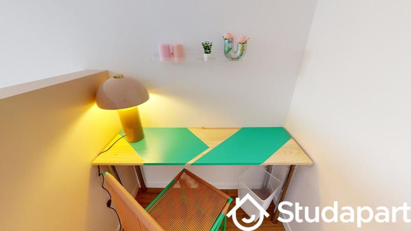 Chambre - 13 m² - 1 pièce