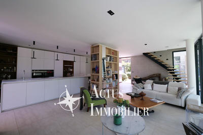 Maison - 122 m² - 5 pièces