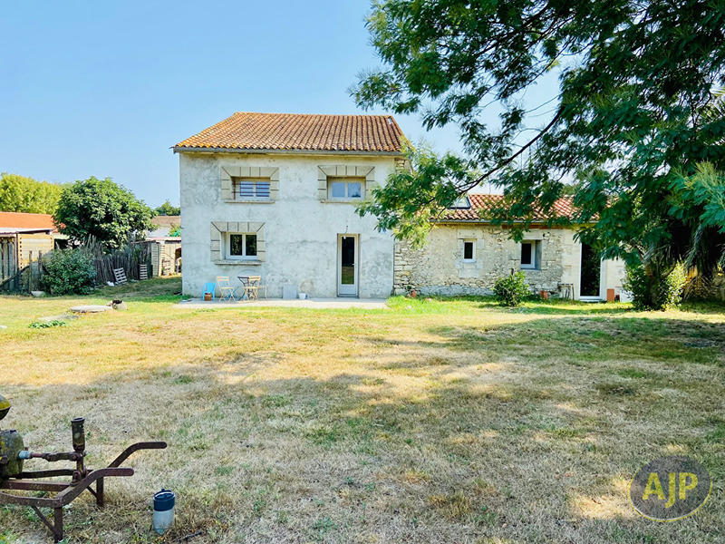 Maison - 211 m² - 7 pièces