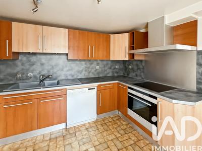 Maison - 98 m² - 5 pièces