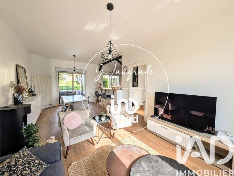 Maison - 111 m² - 6 pièces