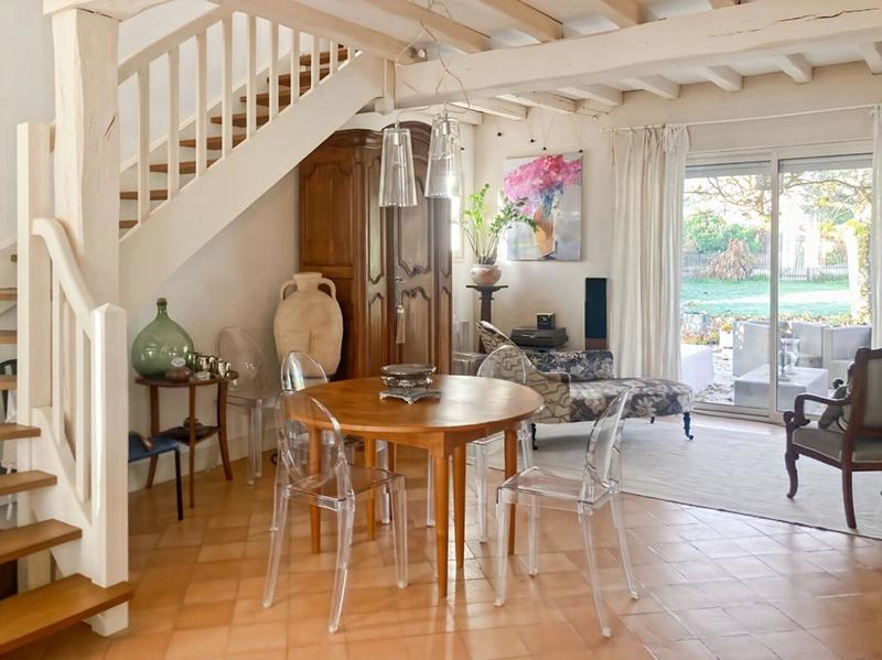 Maison - 234 m² - 6 pièces