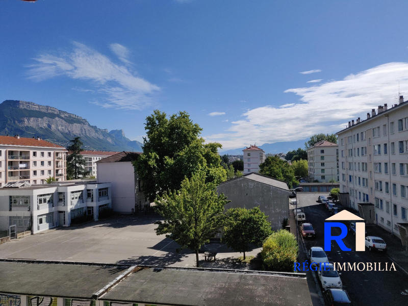 Appartement - 79 m² - 3 pièces