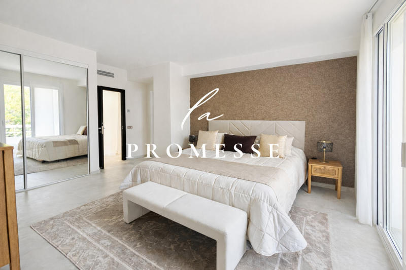 Appartement - 140 m² - 5 pièces