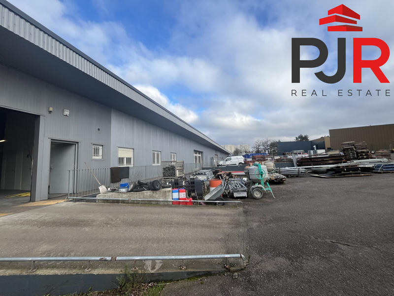 Local d'activités - 642 m²