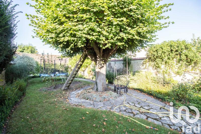 Maison - 285 m² - 9 pièces