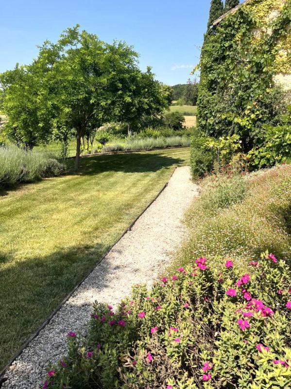 Propriété - 300 m² - 8 pièces