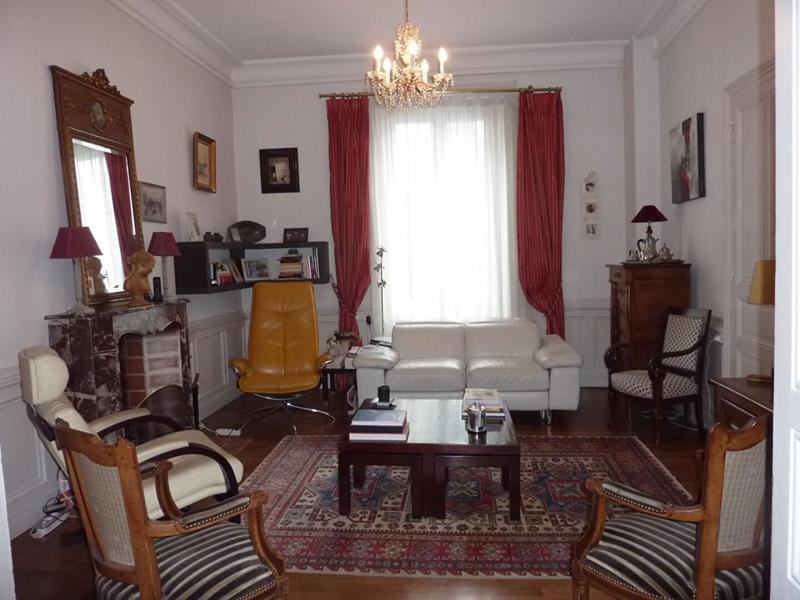 Maison - 180 m² - 8 pièces