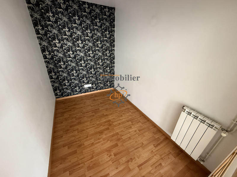 Appartement - 112 m² - 9 pièces
