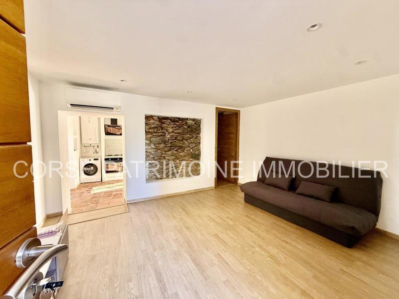 Studio - 30 m² - 1 pièce