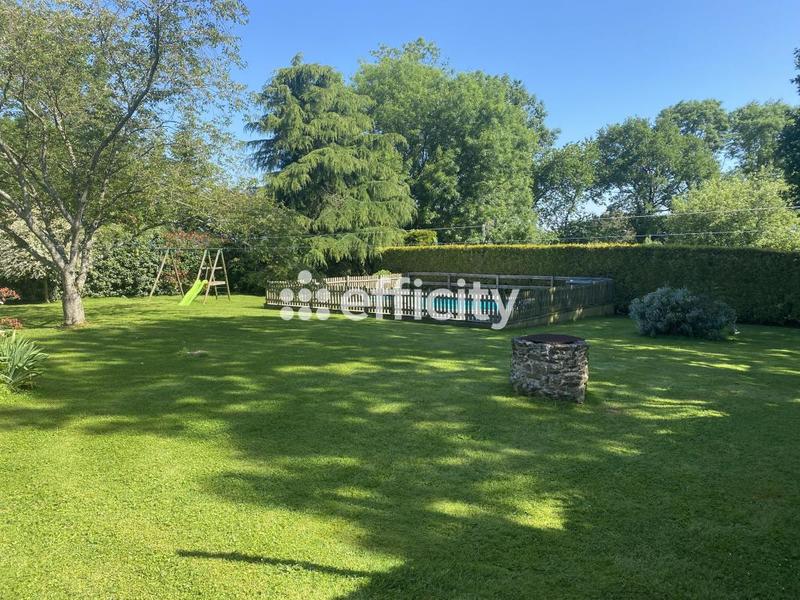 Maison - 395 m² - 13 pièces