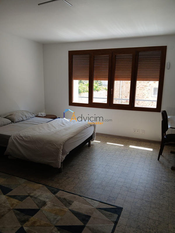 Maison - 225 m² - 8 pièces