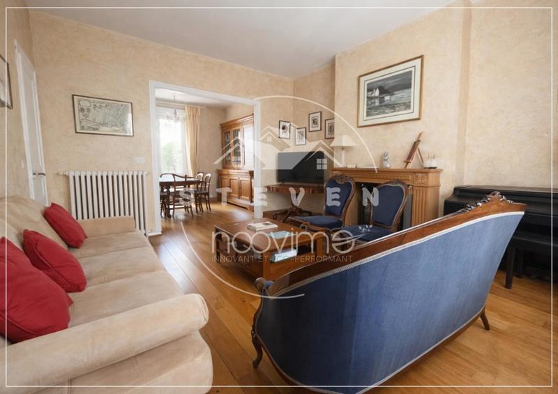 Maison - 198 m² - 9 pièces