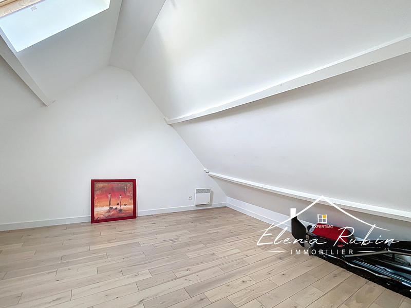 Propriété - 251 m² - 10 pièces