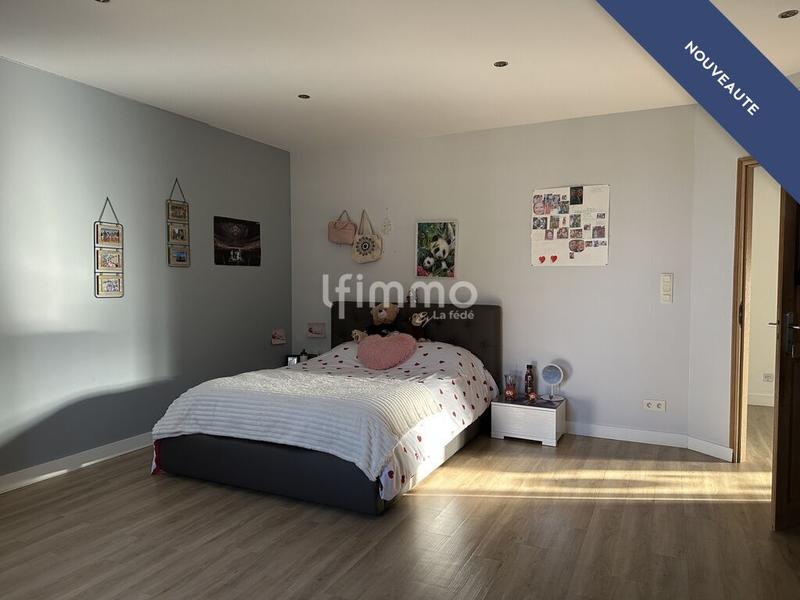 Duplex - 247 m² - 8 pièces