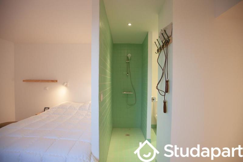 Chambre - 130 m² - 1 pièce