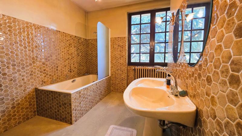 Maison bourgeoise - 215 m² - 8 pièces