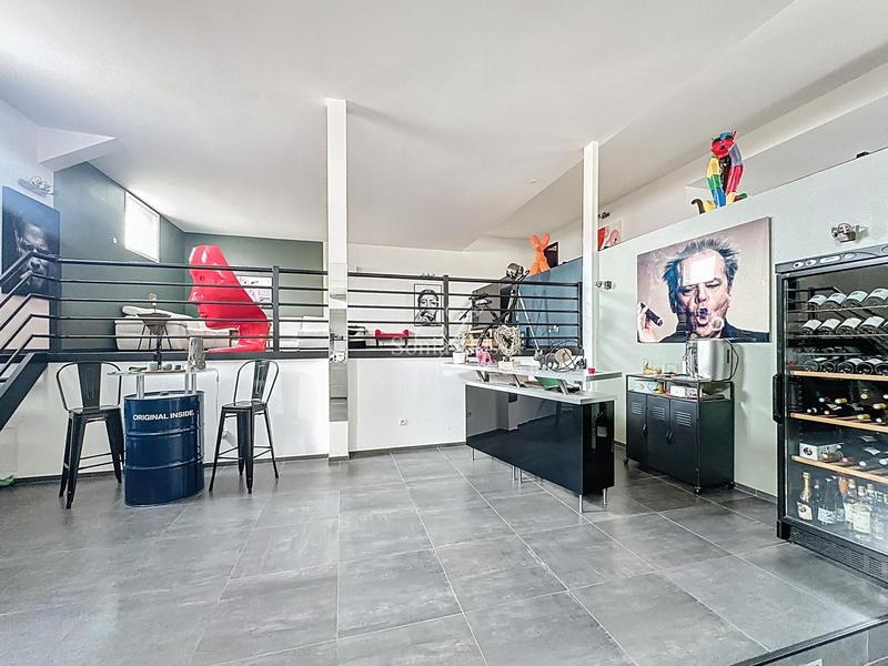 Maison - 320 m² - 7 pièces