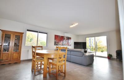 Maison - 220 m² - 7 pièces