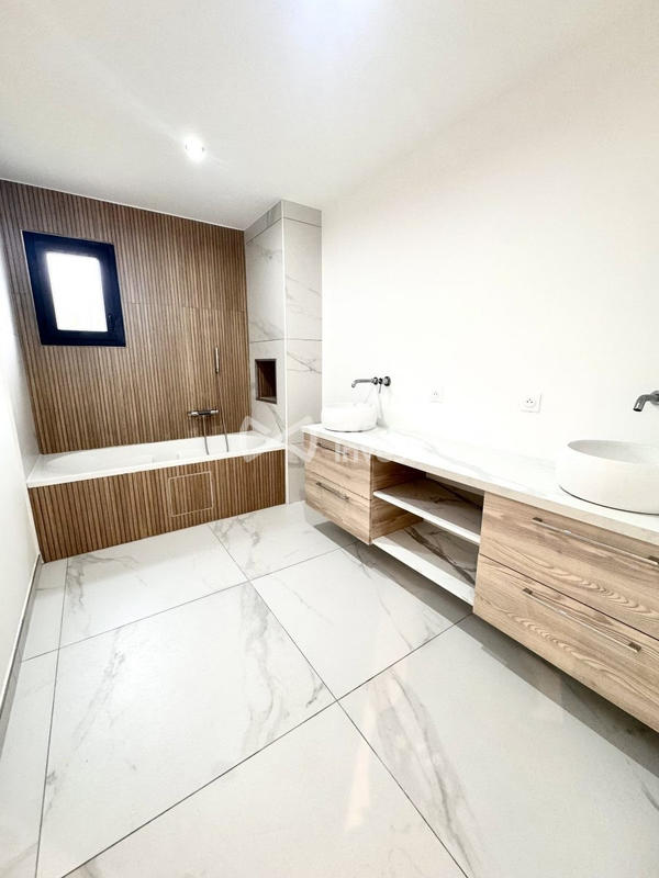 Maison - 120 m² - 4 pièces