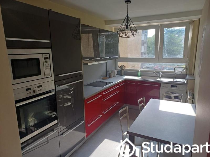 Chambre - 13 m² - 1 pièce