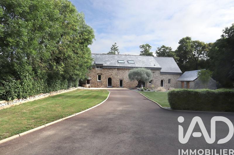 Maison - 218 m² - 8 pièces