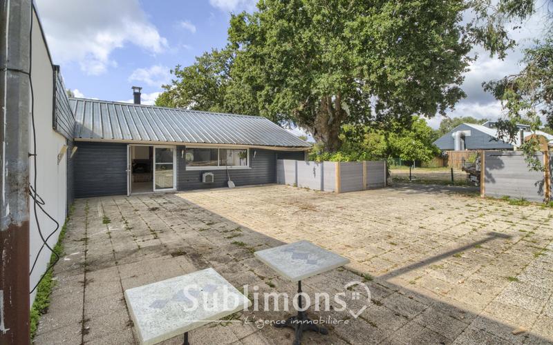 Local commercial - 1 140 m² - 14 pièces