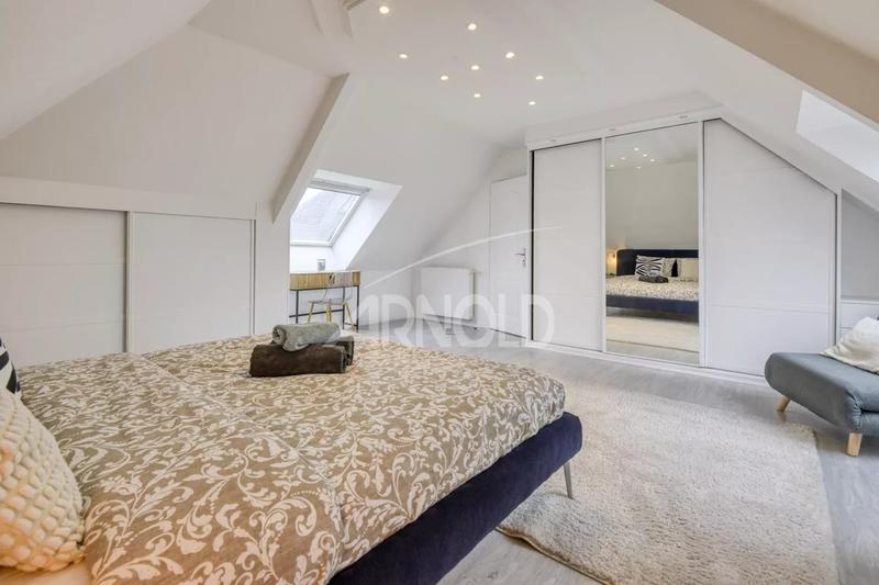 Maison - 249 m² - 6 pièces