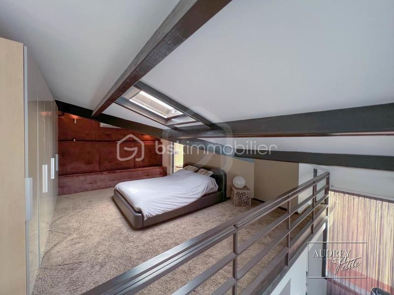 Loft - 95 m² - 3 pièces