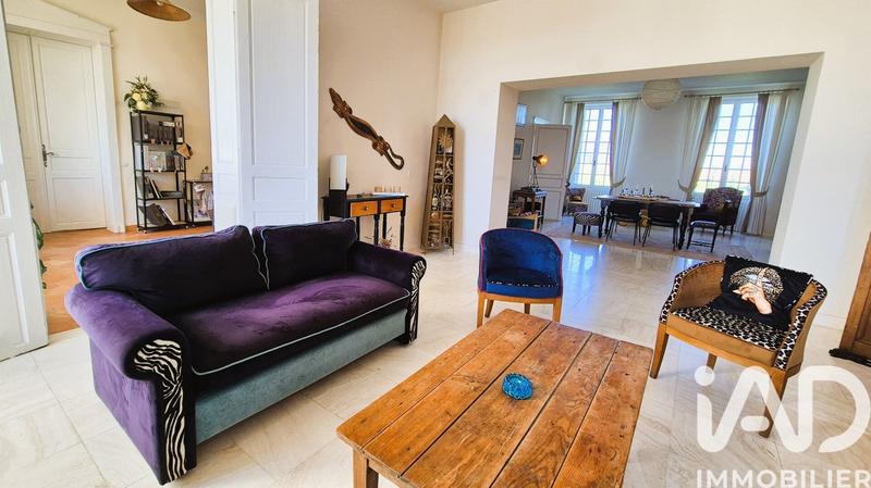 Maison - 379 m² - 10 pièces