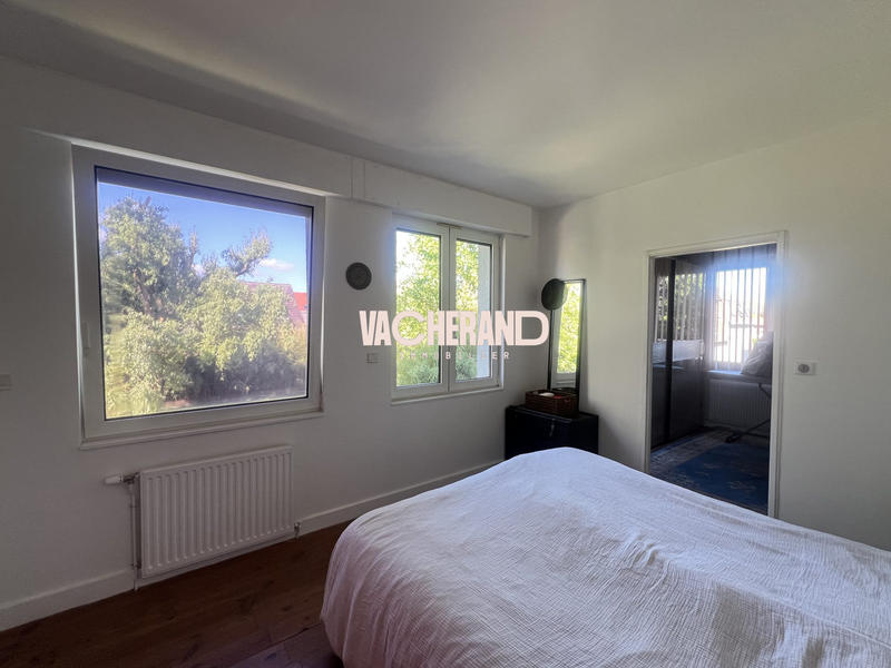 Maison - 250 m² - 6 pièces