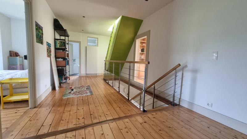 Maison - 255 m² - 10 pièces