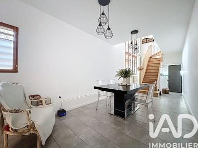Maison - 96 m² - 5 pièces